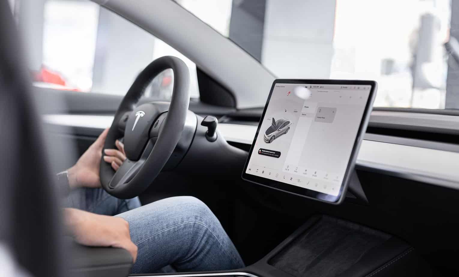 Why Are SelfDriving Cars Bad? (11 Reasons Why)