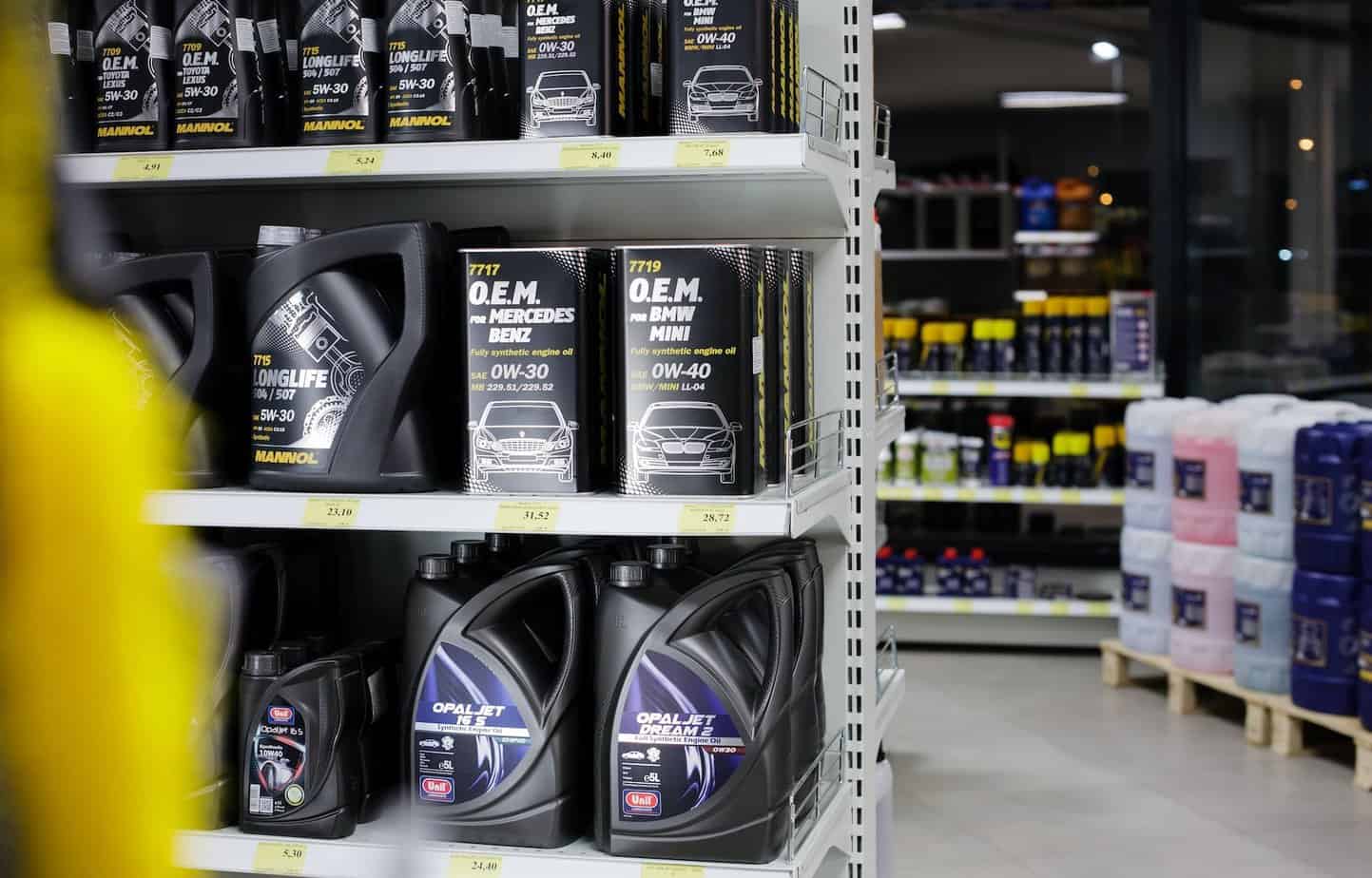 Why Use Synthetic Oil? (11 Reasons Why) Autoily