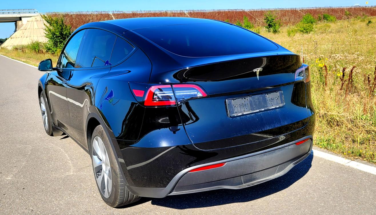 Tesla Model Y Standard Range (2023)Test Drive Model Y de 299 CP, 57.5