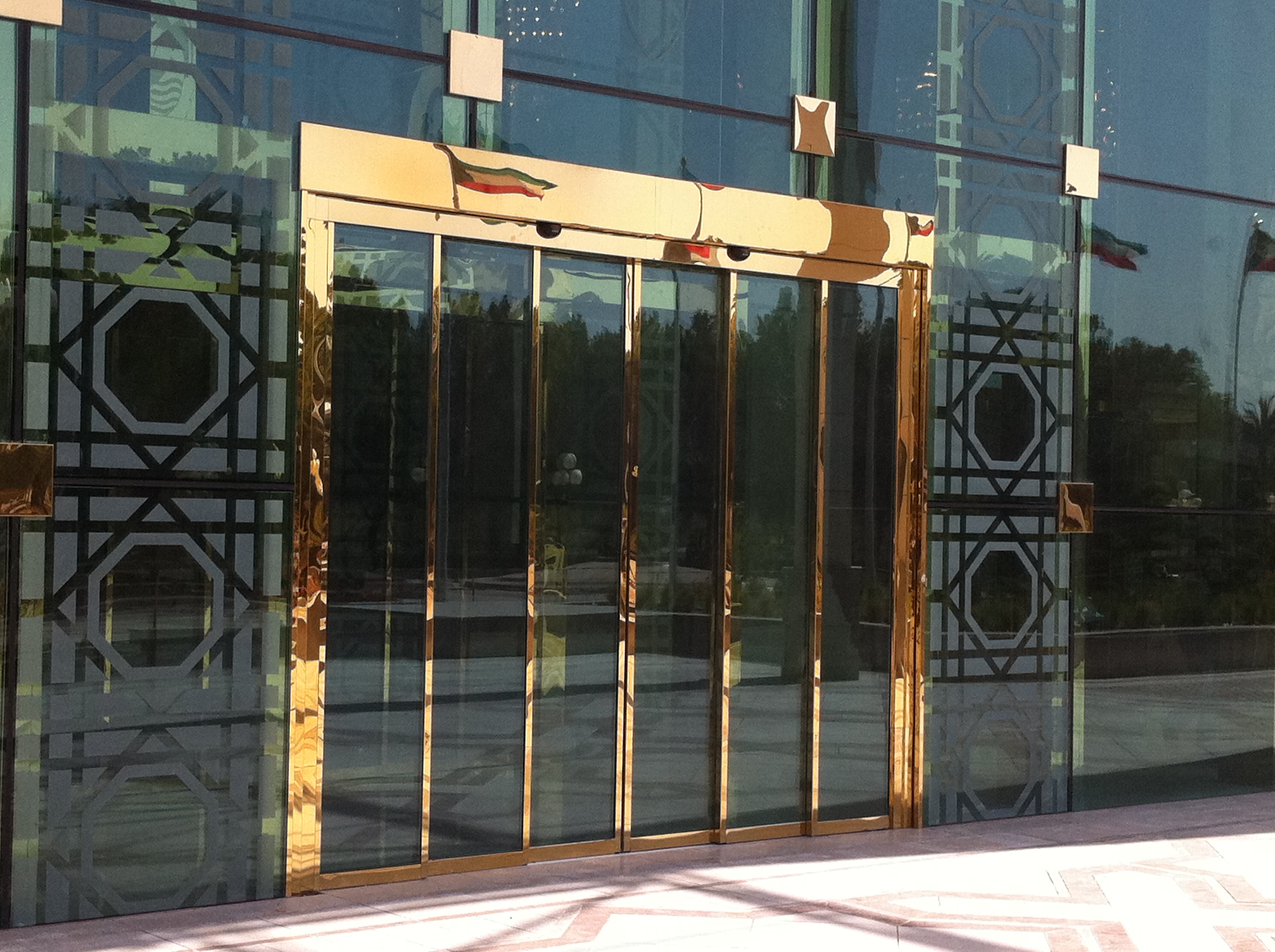 Gallery automatic doors in kuwait