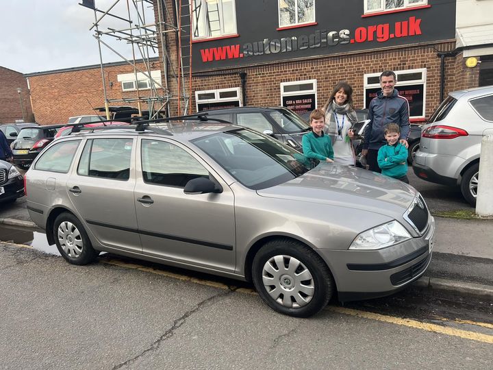 How to Clean your Diamond Cut Alloys Automedics