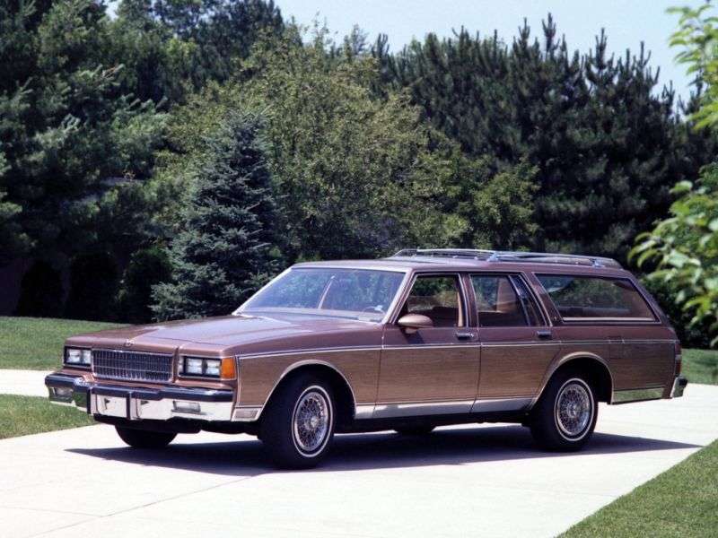 Chevrolet Caprice 3rd generation [2nd restyling] station wagon 5.0 4AT