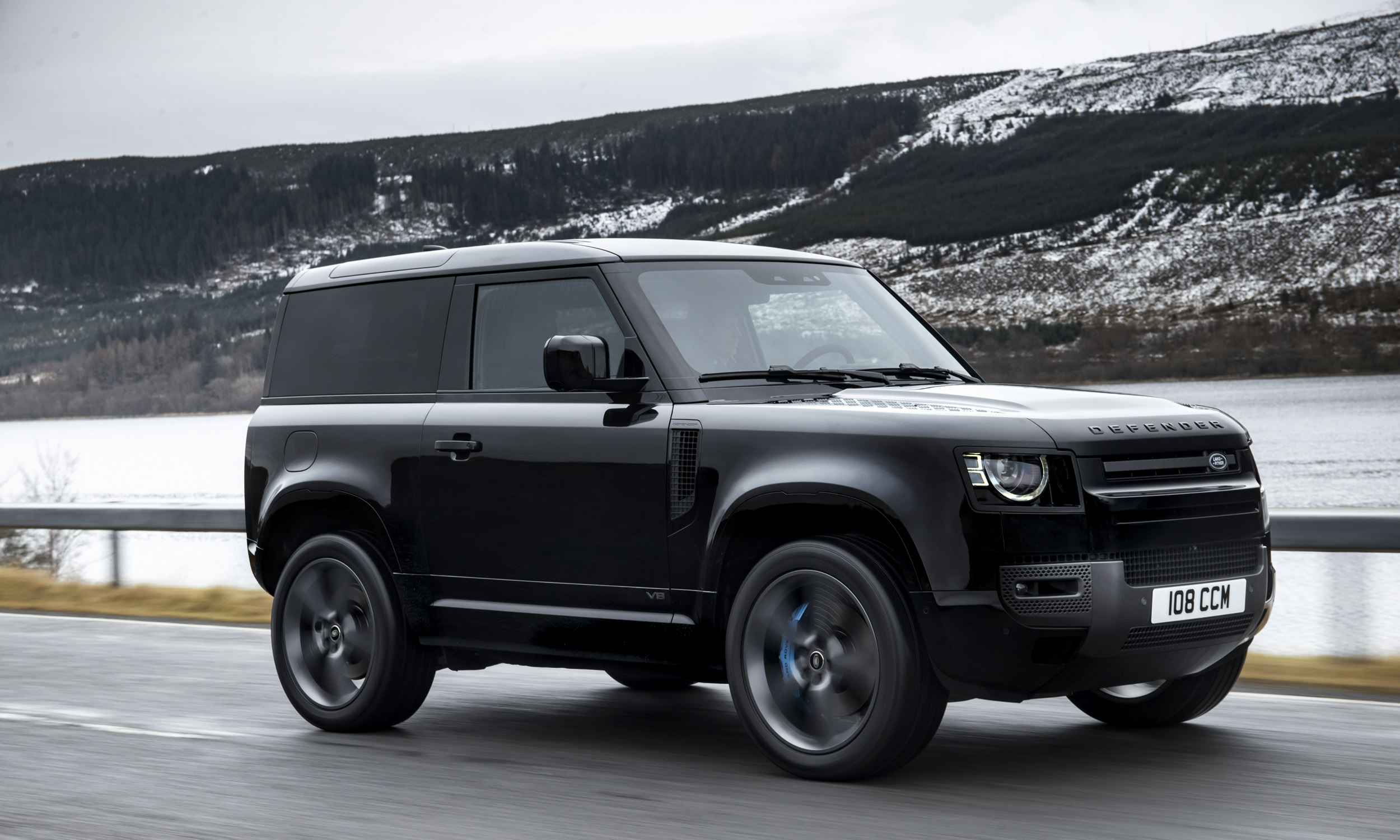 2022 Land Rover Defender Gets V8 Power