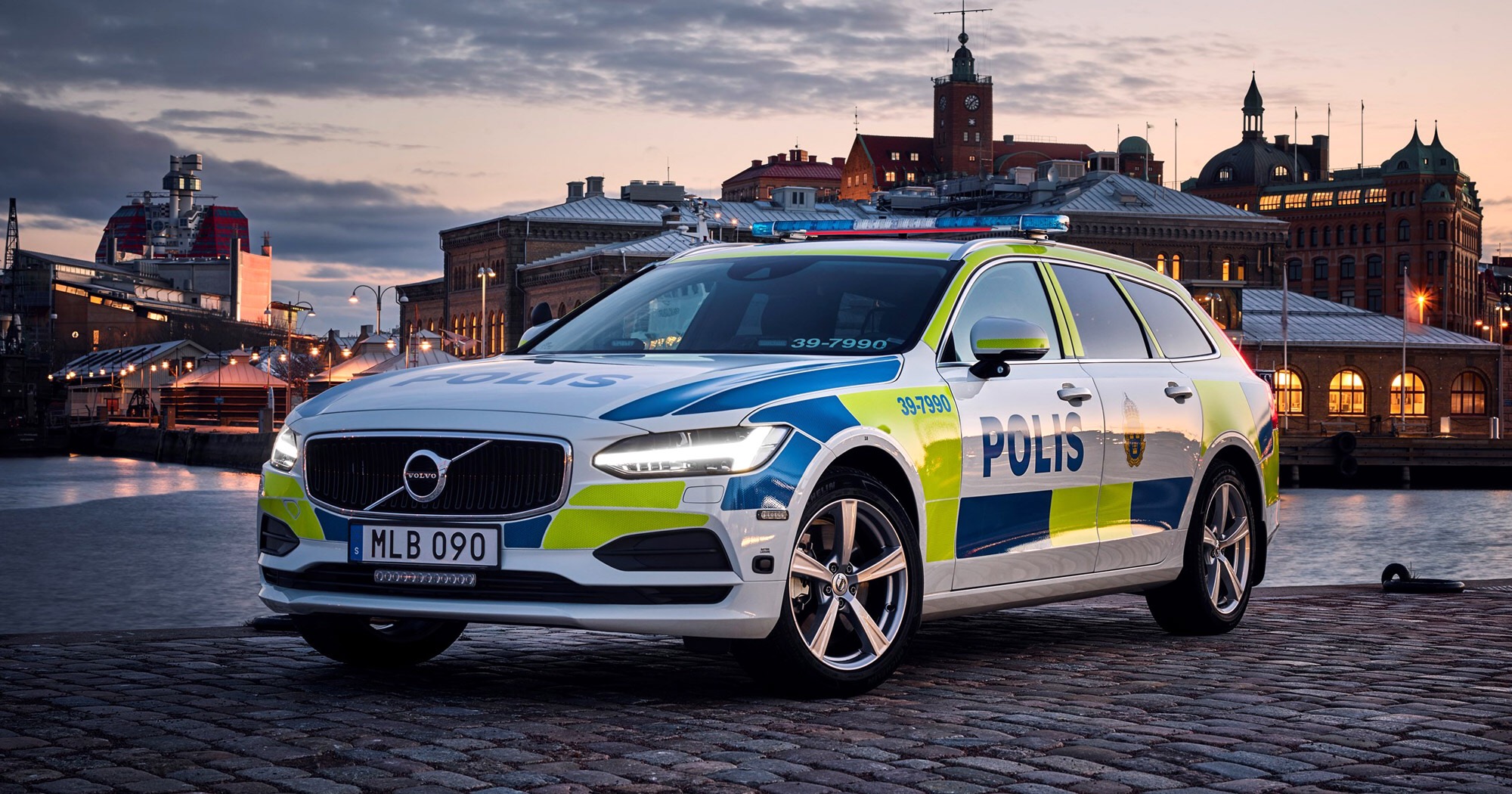 Volvo V90 polisbil Bästa polisbilen någonsin Autonytt