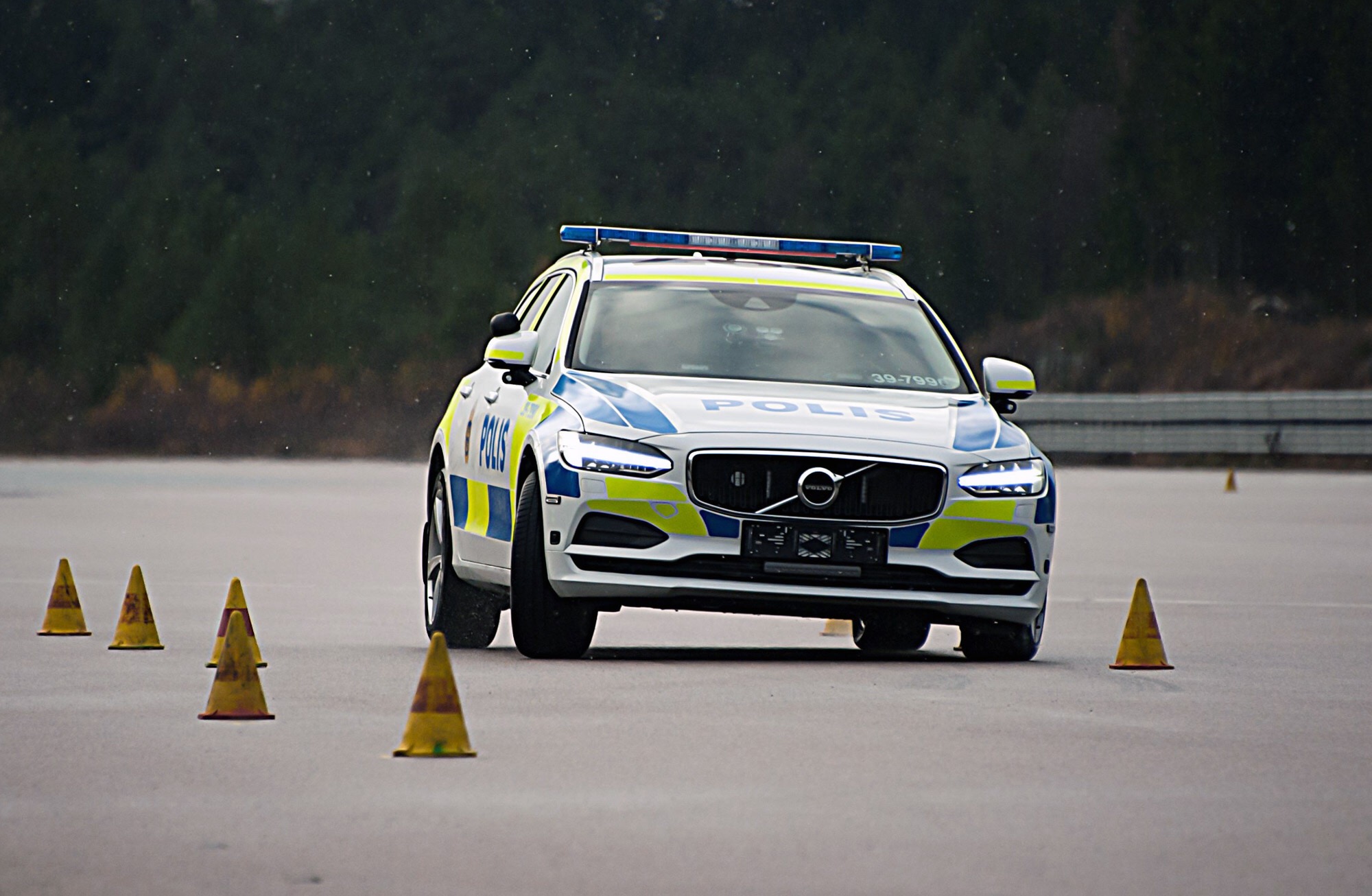 Volvo V90 polisbil Bästa polisbilen någonsin Autonytt