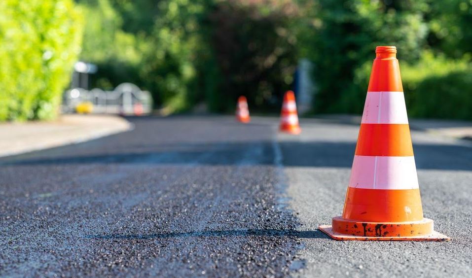 Common Road Hazards (And How to Avoid Them) Autoorcar