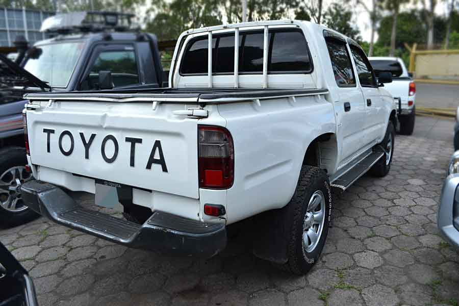 TOYOTA HILUX 2005 4X4 FULL en Managua