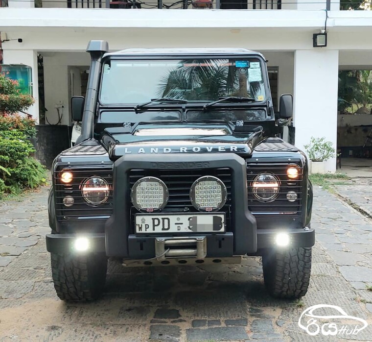 Used Land Rover Defender 110 2009 SUV for Sale Rs.24500000 in Meerigama
