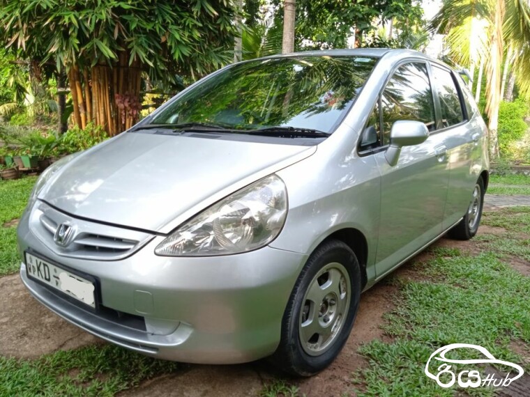 Used Honda Fit 2003 Car for Sale Rs.4160000 in Nittambuwa Sri Lanka