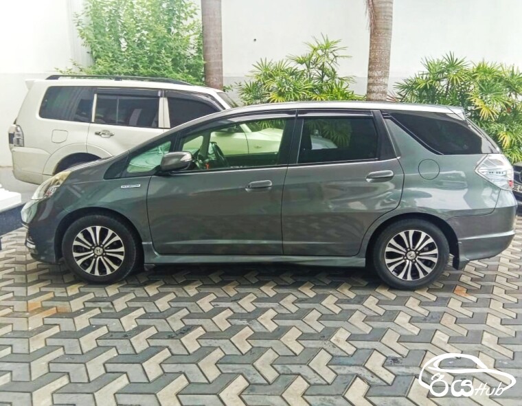 Used Honda FIT SHUTTLE GP 2 NAVI PREMIUM 2014 Car for Sale Rs.7325000