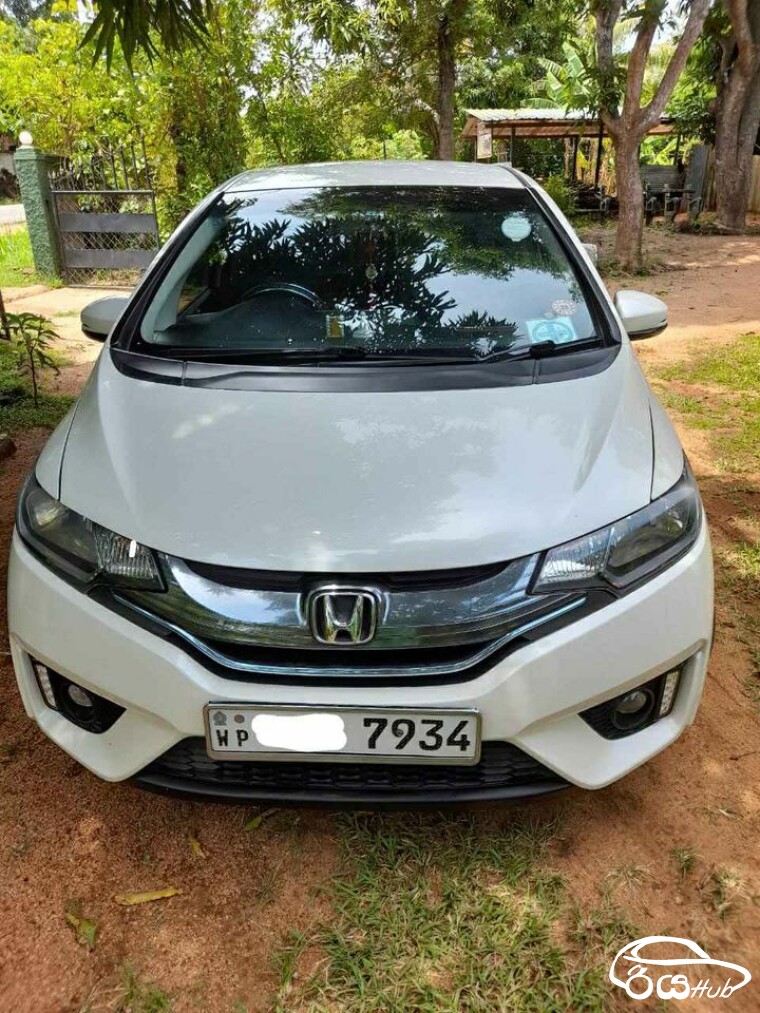Used Honda Fit GP5 2015 Car for Sale Rs.6850000 in Dambulla Sri Lanka