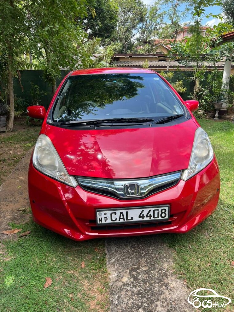 Used Honda Fit GP1 2012 Car for Sale in Seeduwa Sri Lanka