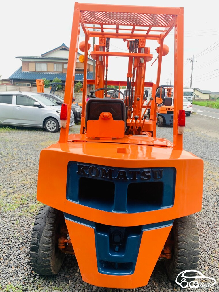 Reconditioned Komatsu Forklift 2022 HeavyDuty for Sale Rs.2500000 in