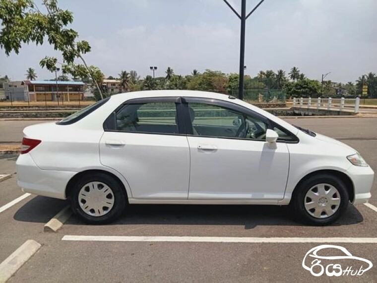 Used Honda Fit Aria 2004 Car for Sale Rs.3850000 in Kohuwala Sri Lanka