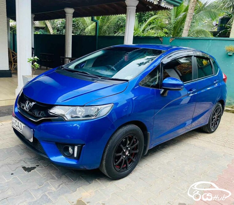 Used Honda Fit GP5 2014 Car for Sale Rs.2500000 in Bentota Sri Lanka