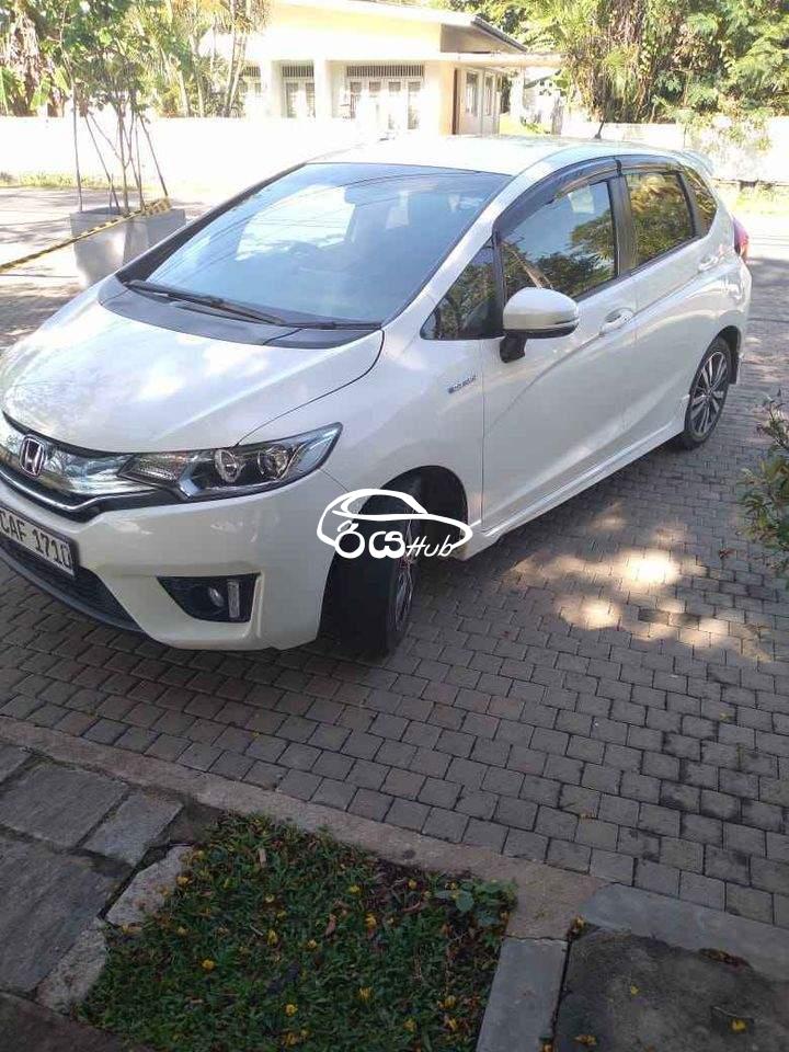 Used Honda Fit GP5 2015 Car for Sale Rs.5290000 in Kurunegala Sri Lanka