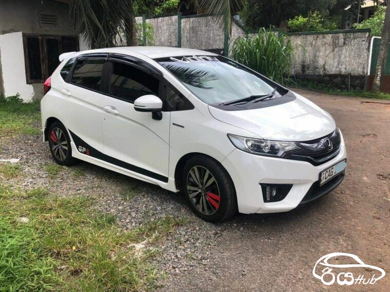 Used Honda Fit GP5 2015 Car for Sale Rs.7050000 in Colombo Sri Lanka