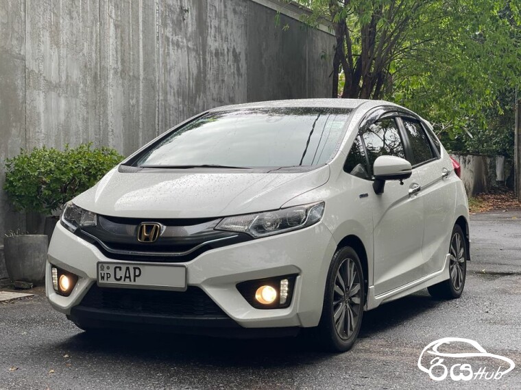 Used Honda Fit GP5 2015 Car for Sale Rs.7350000 in Colombo Sri Lanka