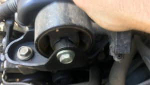 4 Symptoms of a Bad Engine Mount (And Its Replacement Cost)