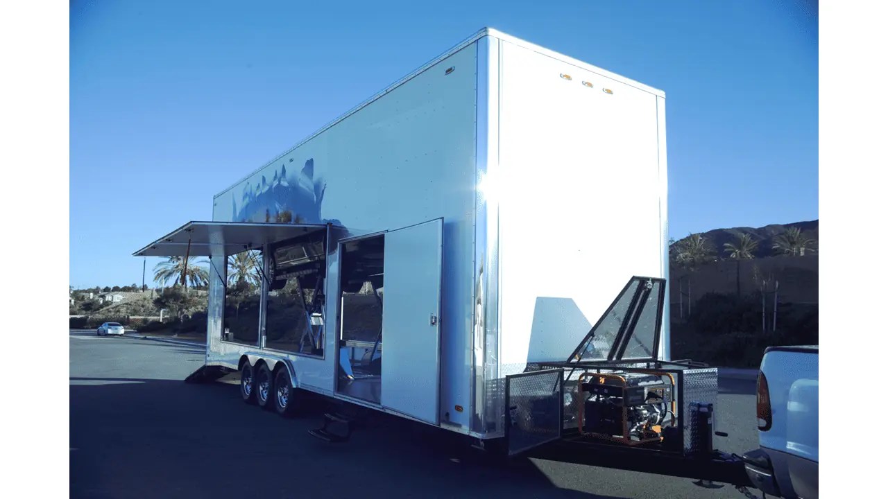Fully Enclosed Trailer AutoUtility