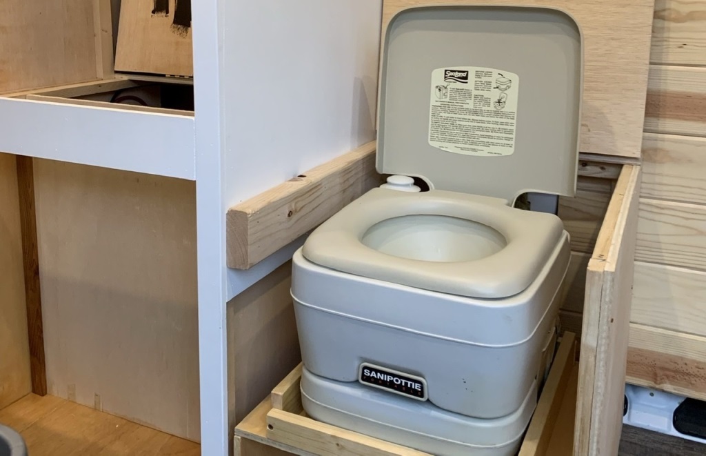 Top 5 Best Cassette Toilets for RVs in 2023 AutoXip