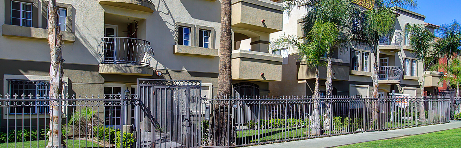 Autumn Leaf Apartments Apartments in Los Angeles, CA