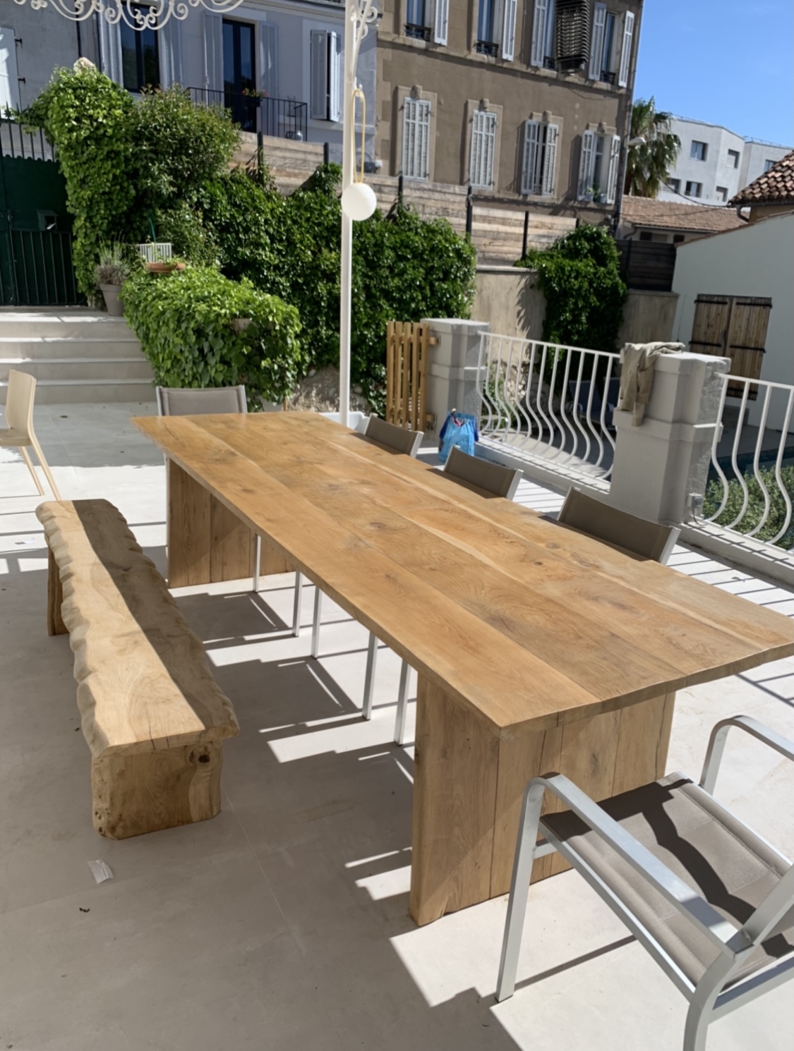 Table d'extérieur en bois massif 2550,00€ Aux Bois Flottés