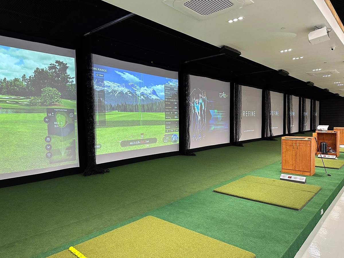 Basement Golf Simulator Installation Company AUXO Golf Sims