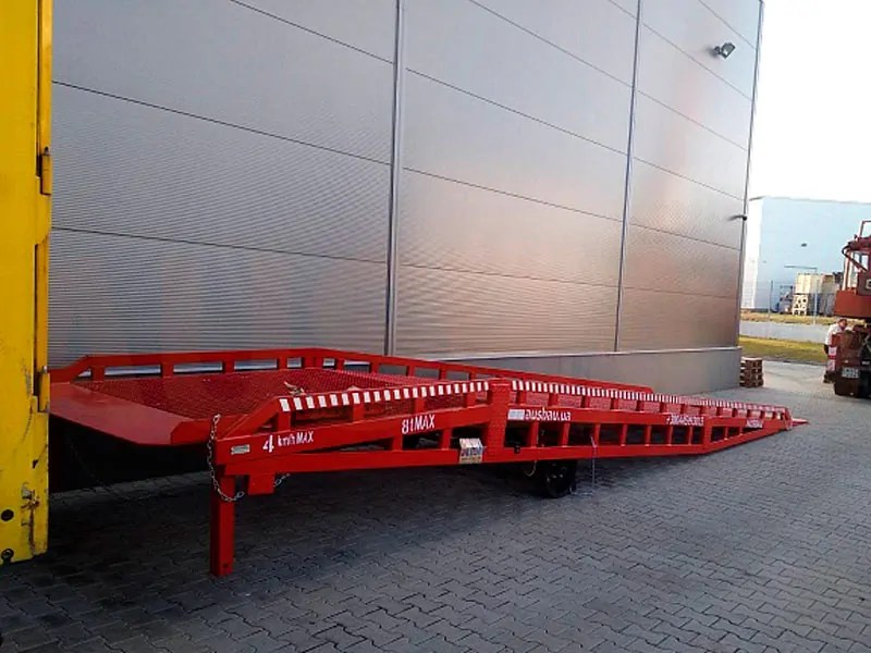 Loading ramp for a logistic company in France warehouse equipment AUSBAU