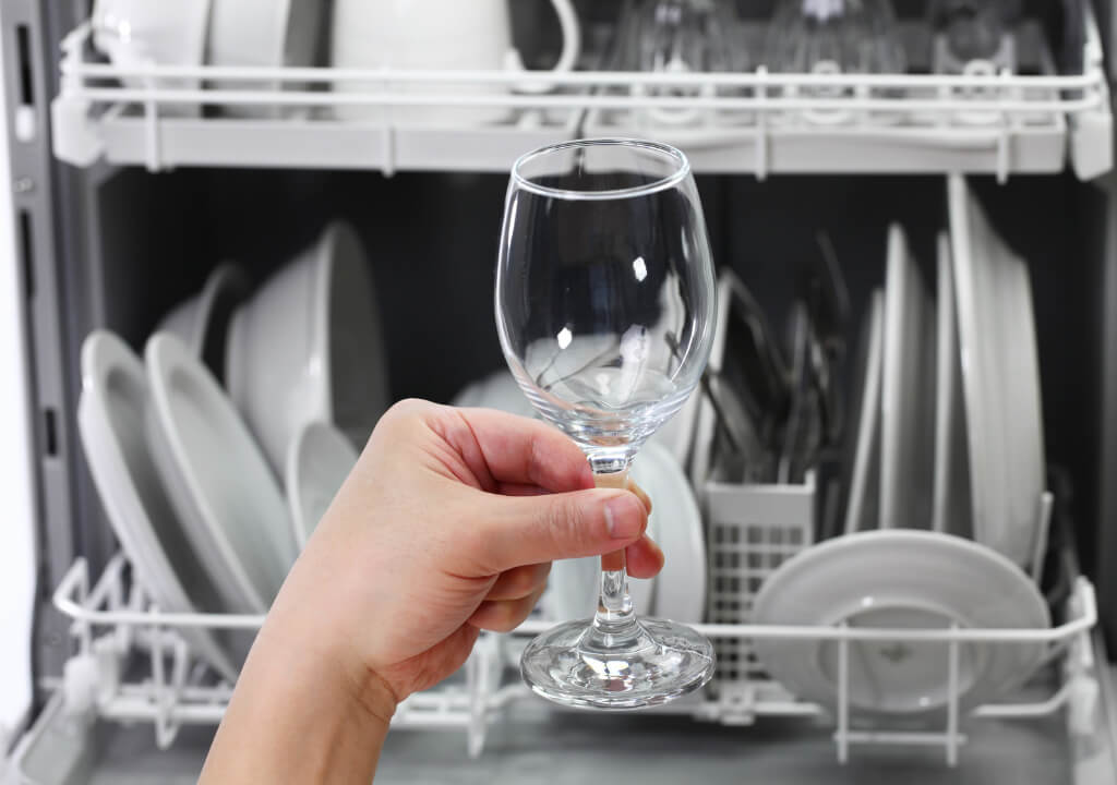 How much water do you save with dishwashers? Ava Living Concepts