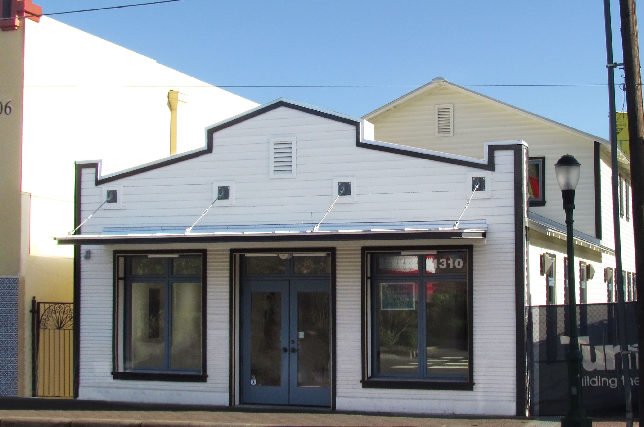 HEROES BUILDING Avenida Guadalupe Association