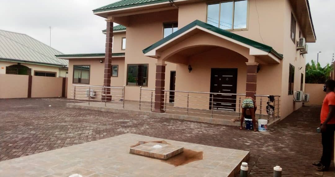 5 bedroom house for rent at Tema Gulf City near The Gulf City Police