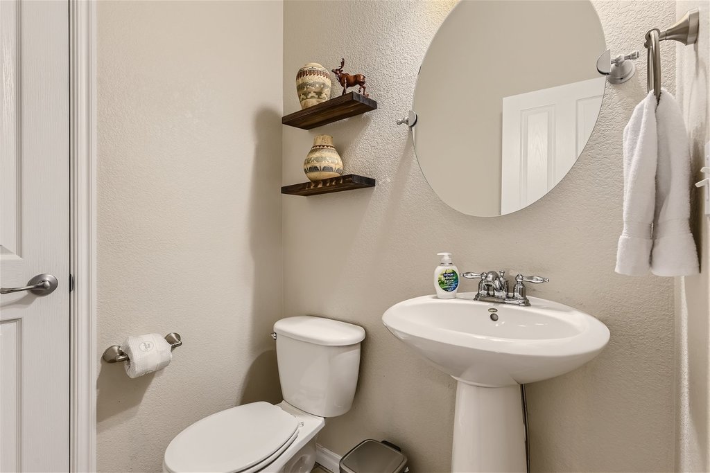 Firelight at Highlands Ranch AvenueWest Global