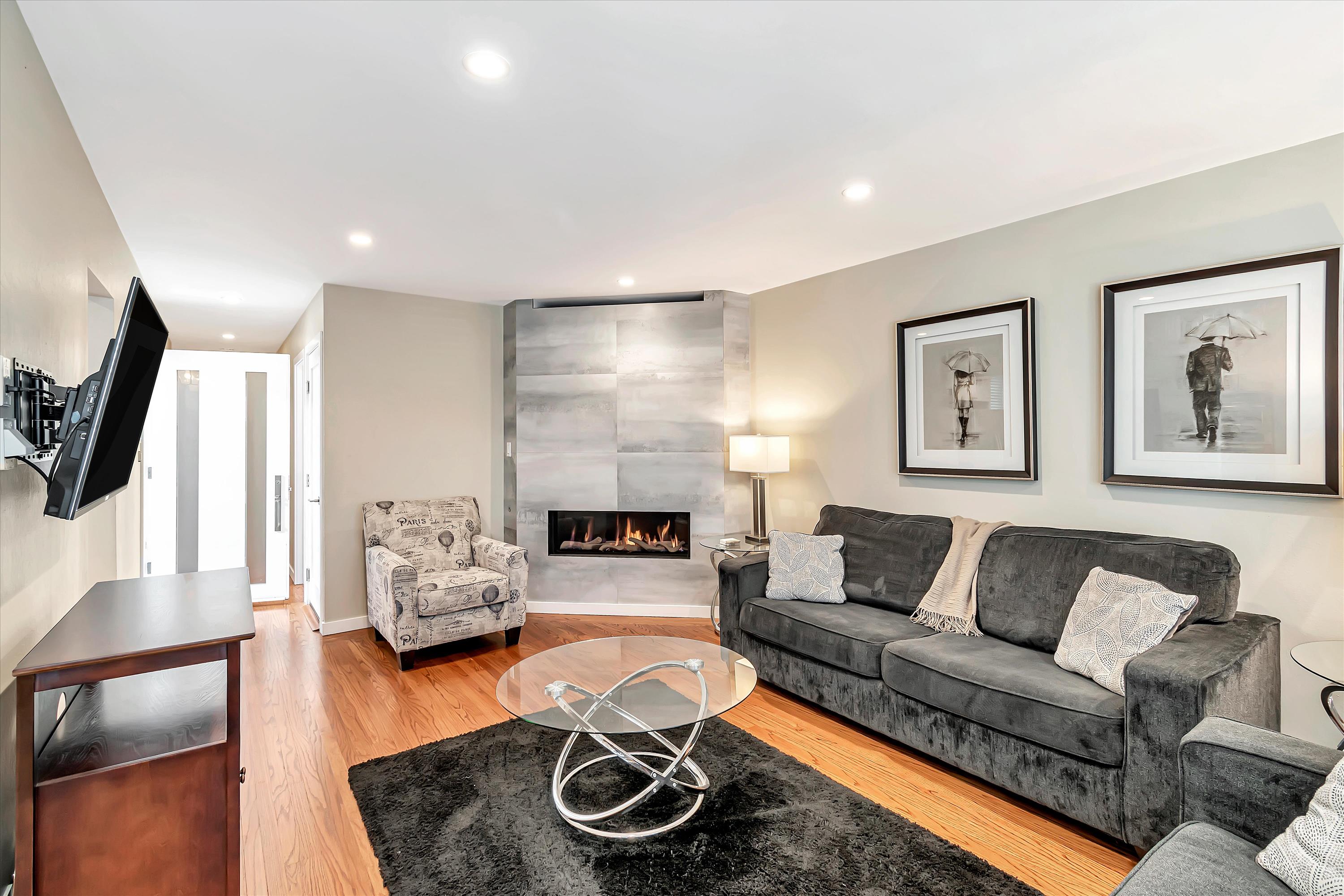 3 Bed 2 Bath 2Story House in Daly City AvenueWest Global