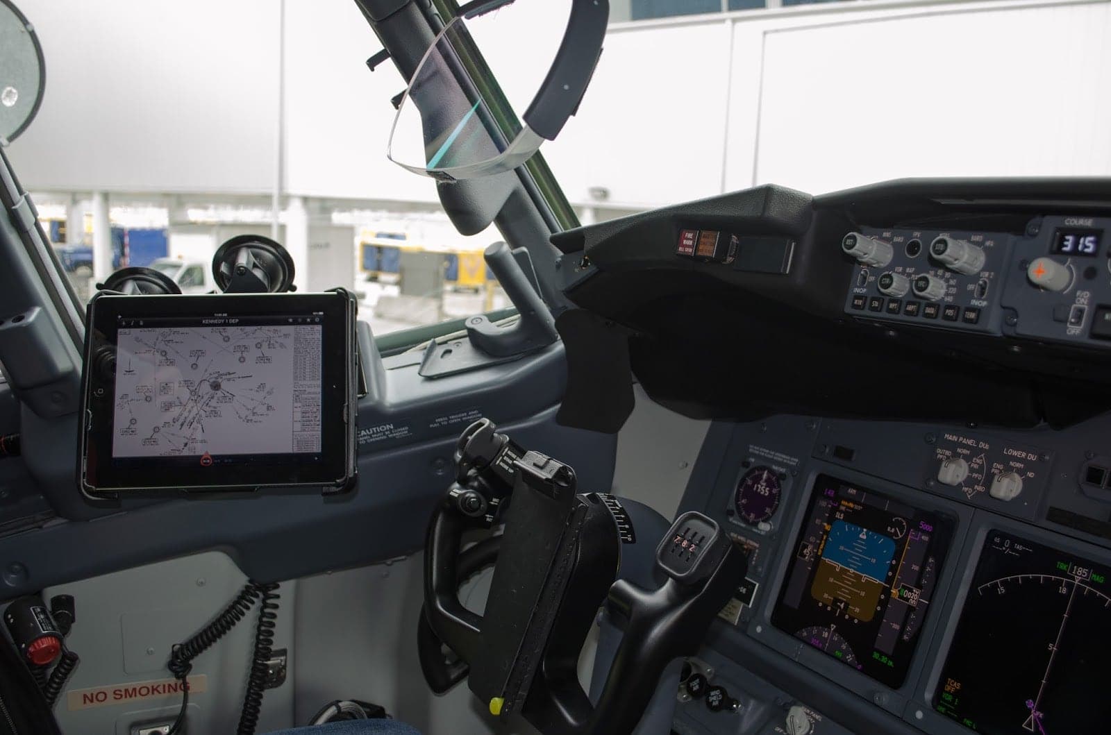 A New Era in the Cockpit Electronic Flight Bags Are Here