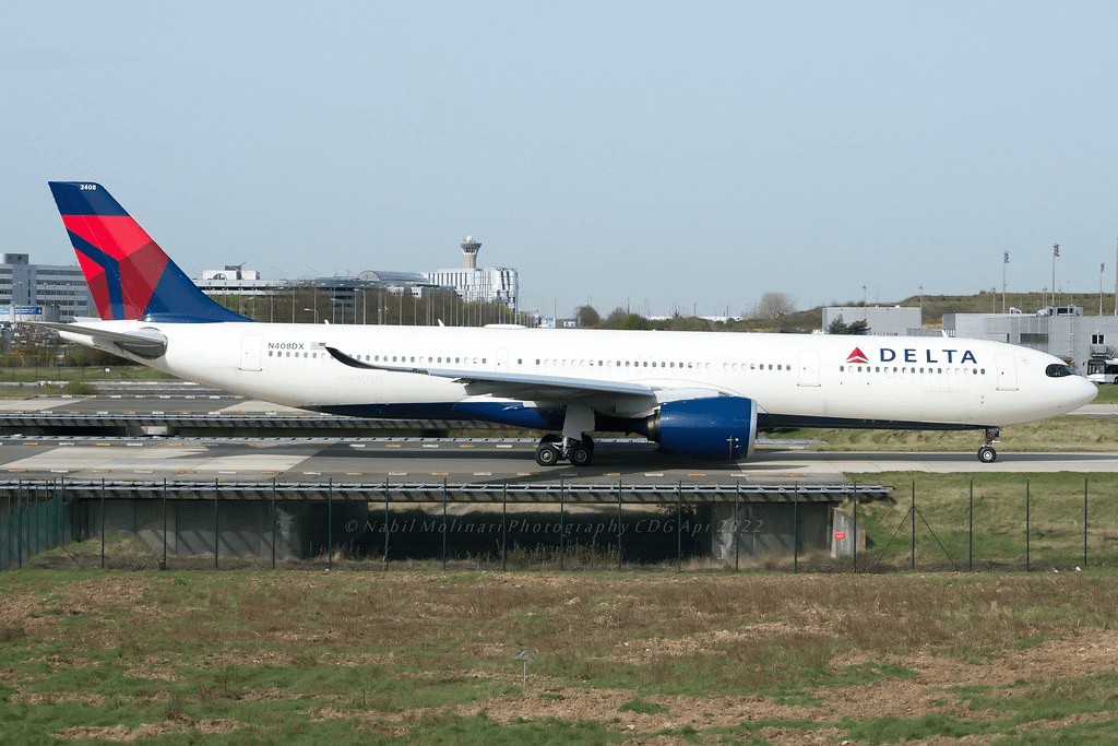 Delta London to Los Angeles Flight Makes An Emergency Landing
