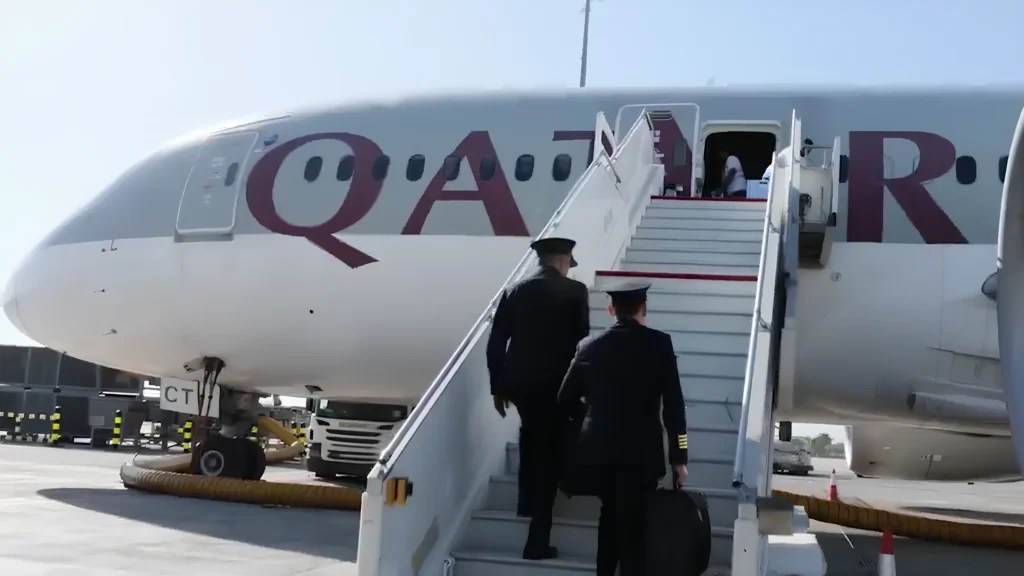 Qantas First Woman Chief Pilot Retires After 36Years, Last Flight from(06)