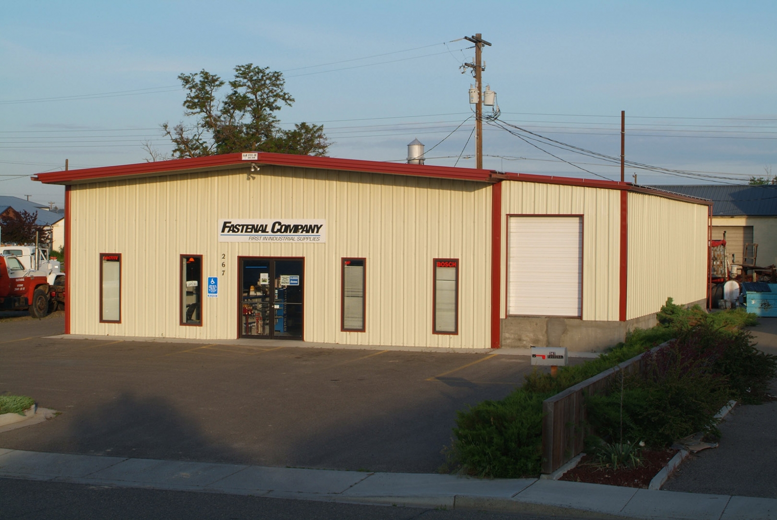 R & M Steel We Sell Quality windows for metal building