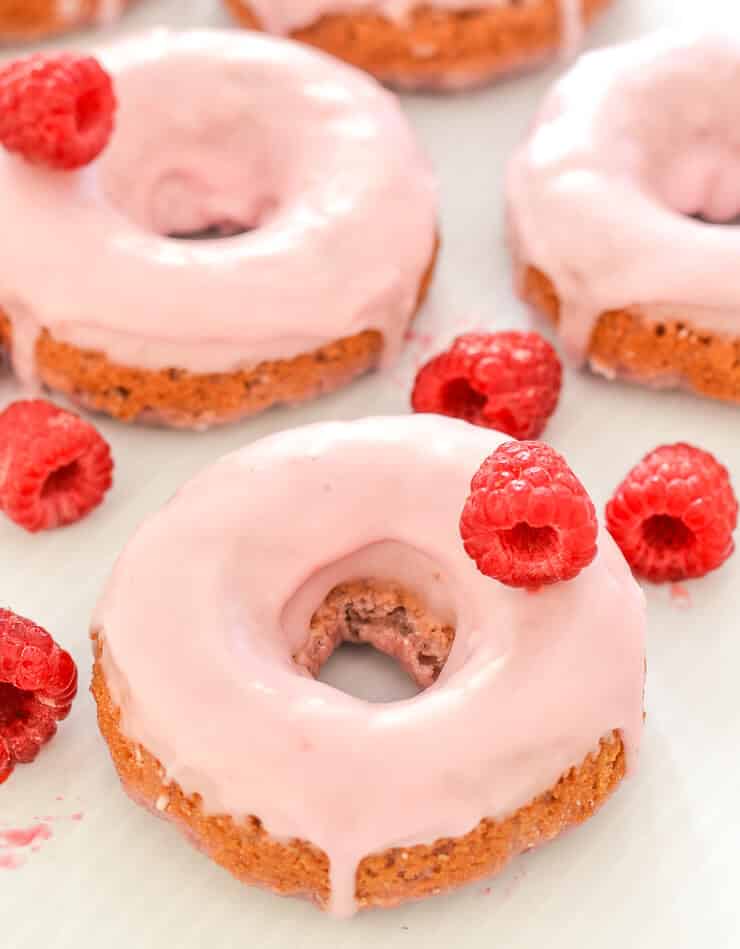 Raspberry Donuts Dan330