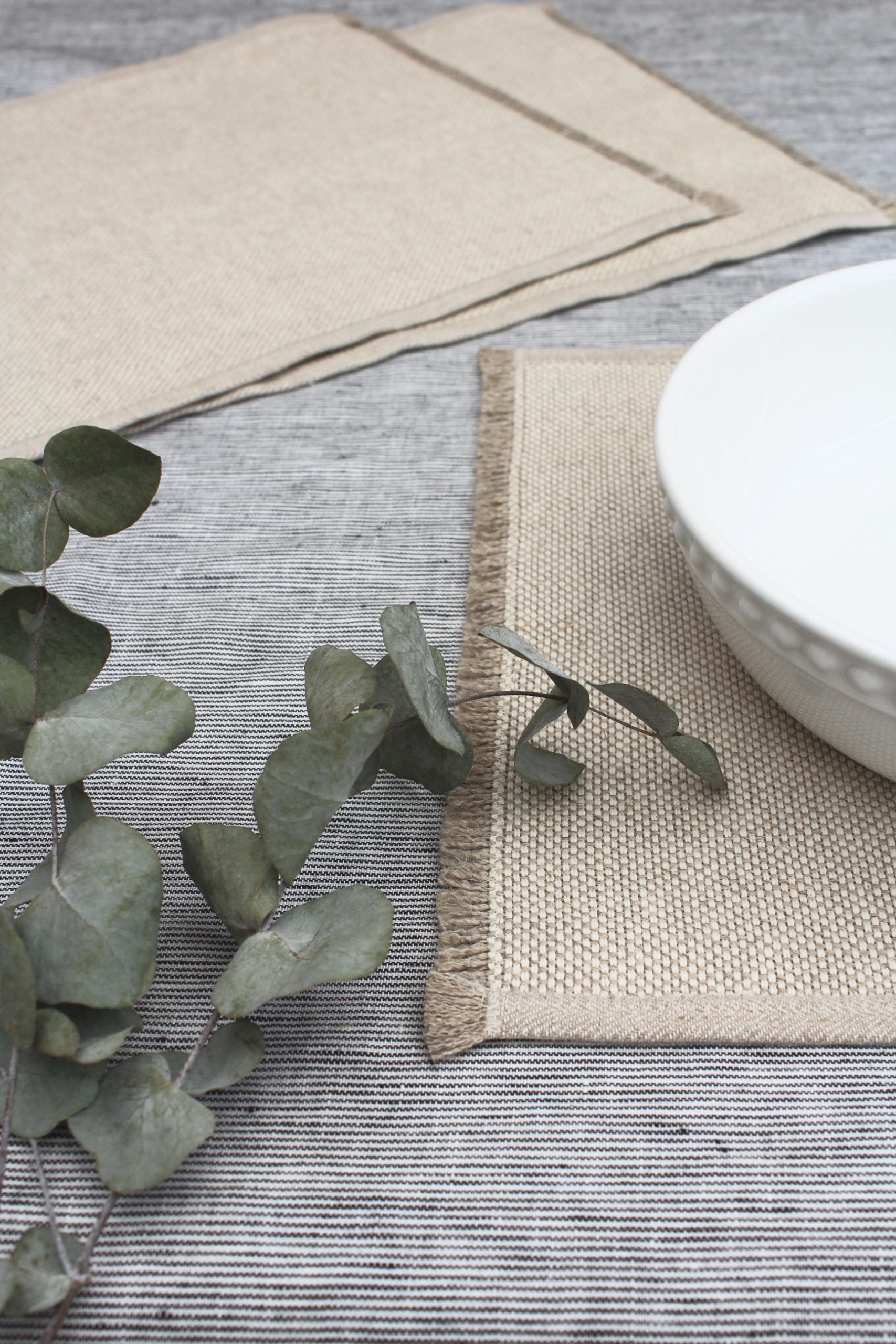 SARI LINEN PLACEMATS Set