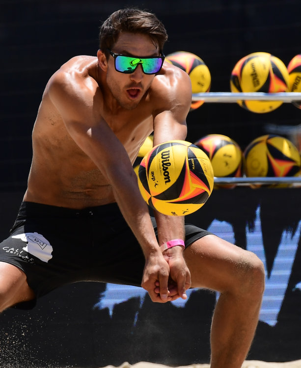 Passing in Beach Volleyball 101 AVP Beach Volleyball