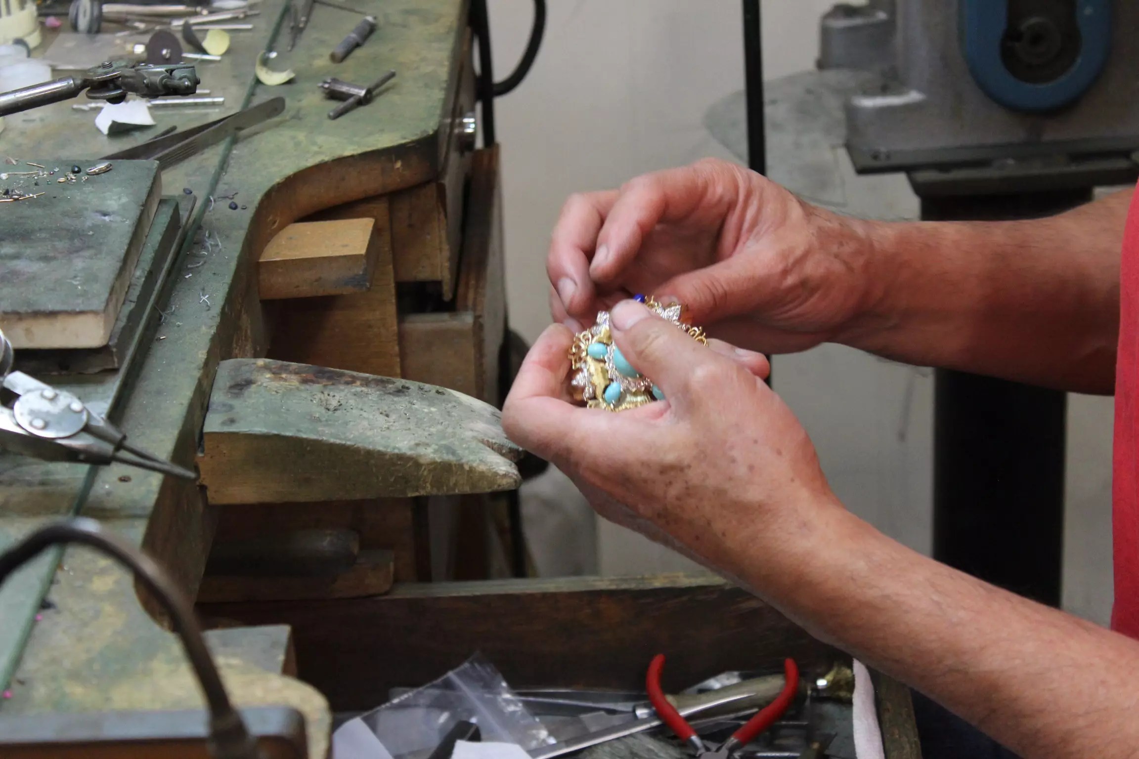 Jewelry Repair A&V Pawn Shop in Long Beach