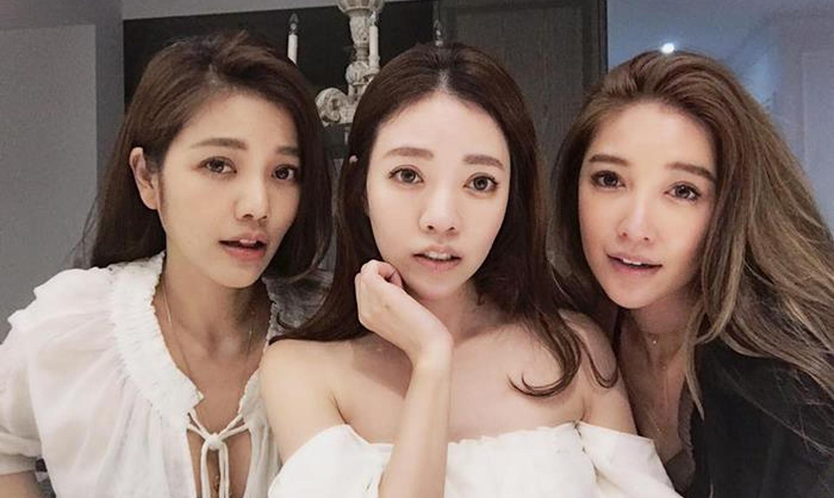 63YearOld Mom And Her Middle Aged Daughters Stun The World With Their