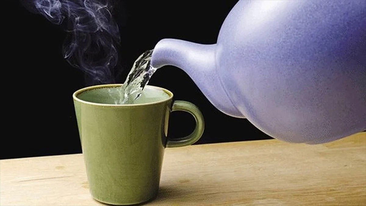 6 Things That Will Happen to Your Body if You Drink Warm Water Every