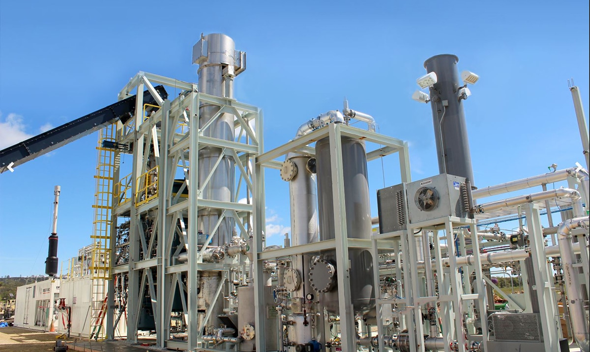 Blast Furnace Creates Clean Energy By Vaporizing Trash With No