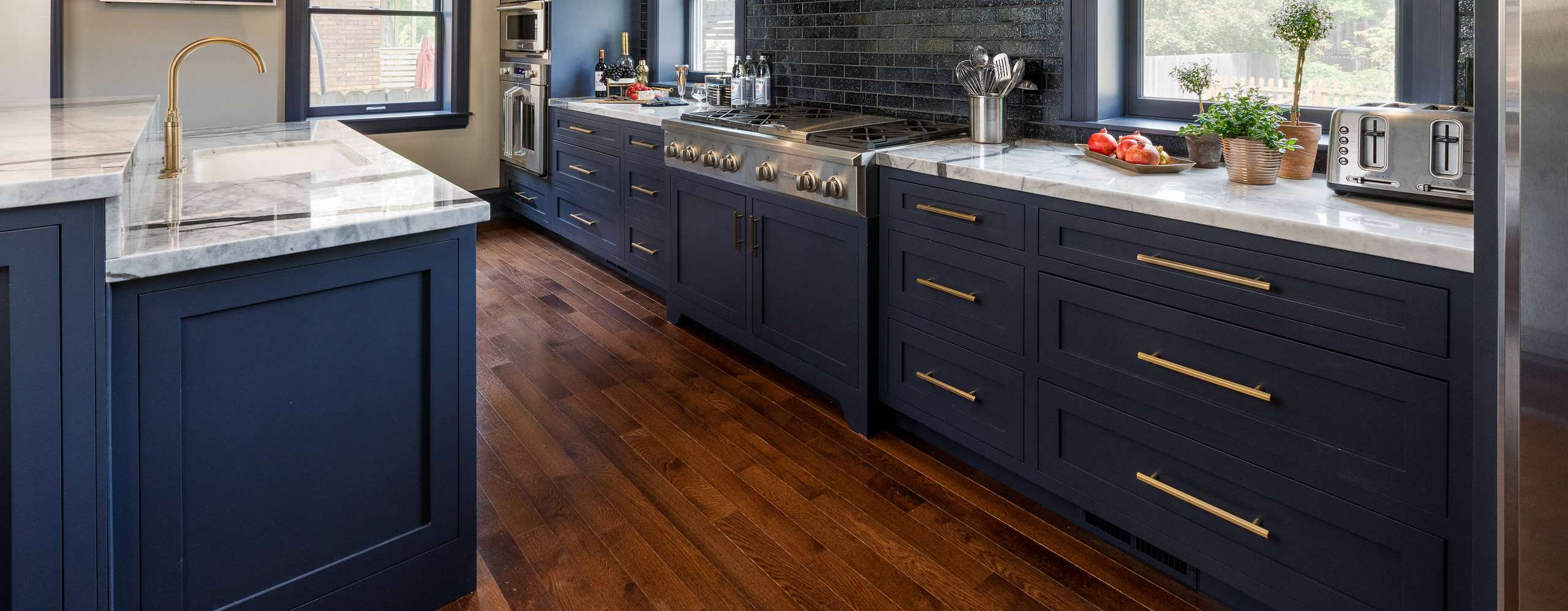 Style Your Blue Kitchen with Dark Floors