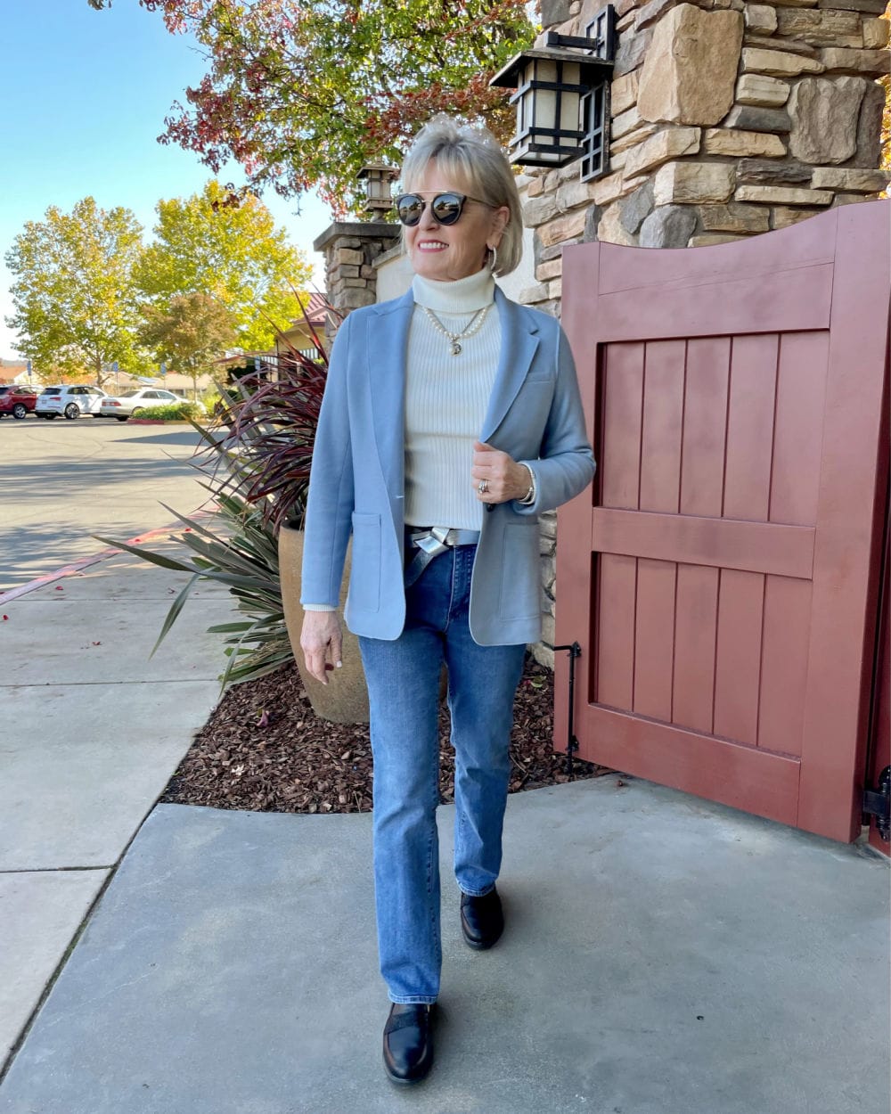 How to Wear an Unstructured Blazer Over 50