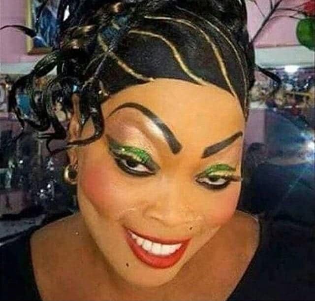 PHOTOS When Following Youtube Makeup Tutorials Goes Terribly Wrong