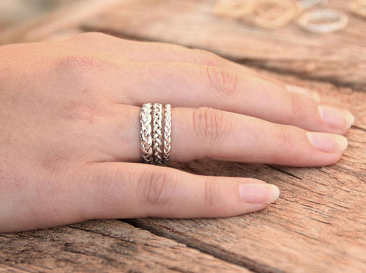 40 Greatest Matching Promise Rings For Couples That are Unique!