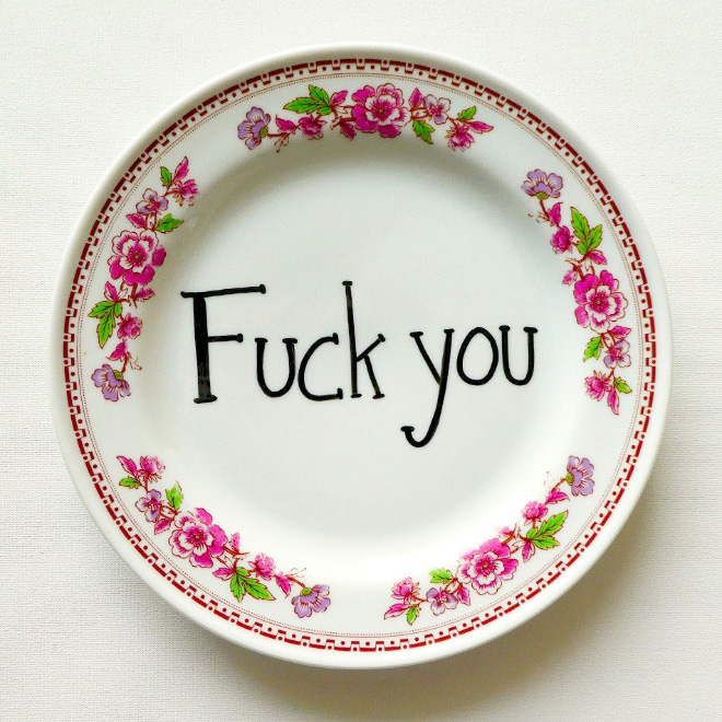 10+ Offensive Dinner Plates to Insult Your Guests with Class